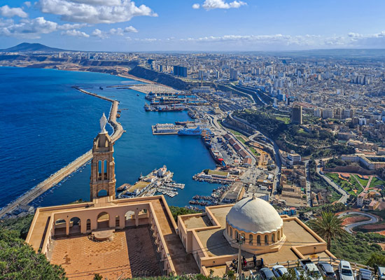 Oran vs Alexandrie depuis Rome et Barcelone : Comparatif Voyage et Budget Survie 2025